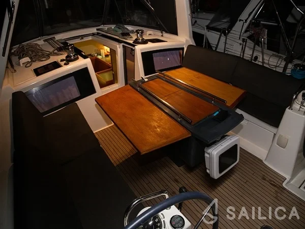 Oceanis 48 - Yacht Charter Sailica