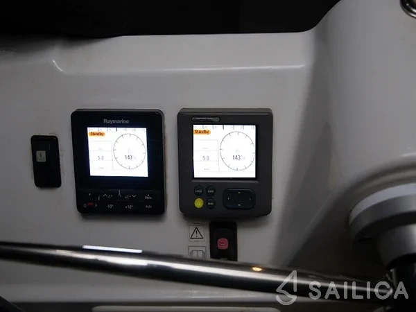 Oceanis 48 - Yacht Charter Sailica