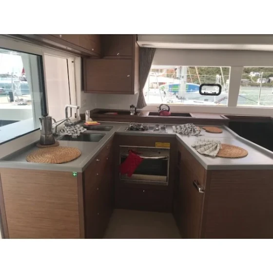 Lagoon 450 - Yacht Charter Sailica