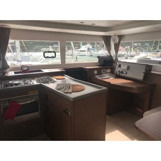 Lagoon 450 - Yacht Charter Sailica