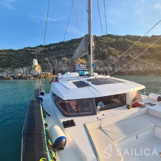 Bali 4.1 - Yacht Charter Sailica