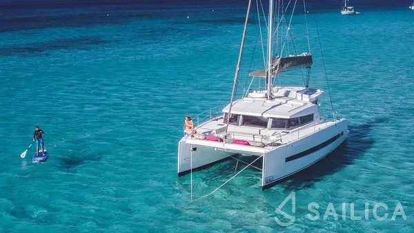 Bali 4.1 - Yacht Charter Sailica