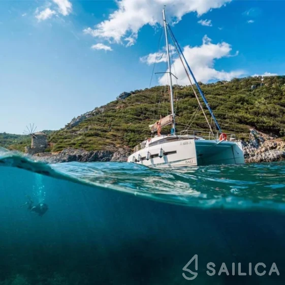 Bali 4.1 - Yacht Charter Sailica