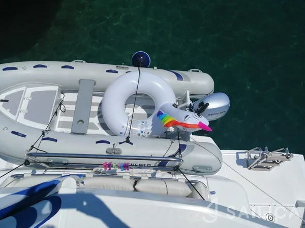 Bali 4.1 - Yacht Charter Sailica