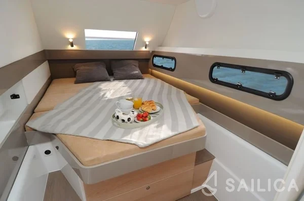 Bali 4.1 - Yacht Charter Sailica