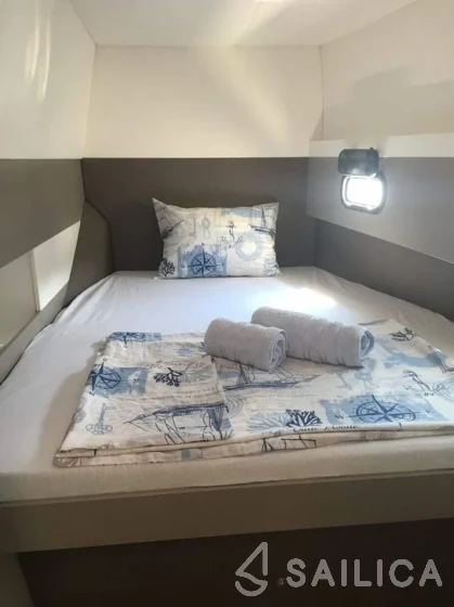 Bali 4.1 - Yacht Charter Sailica