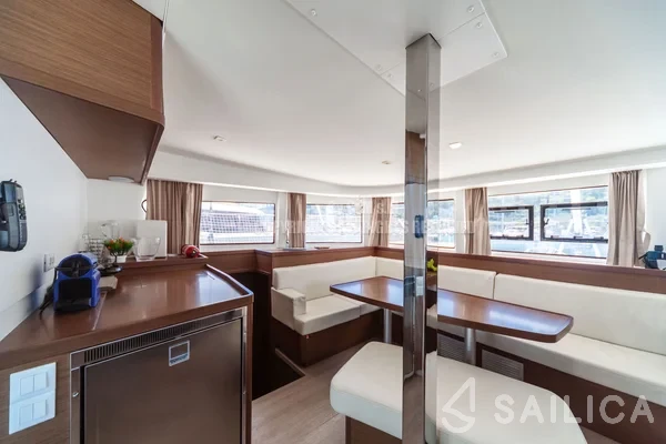Lagoon 42 - Yacht Charter Sailica