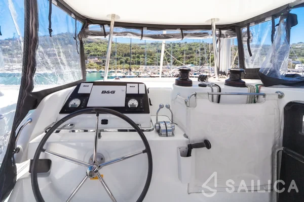 Lagoon 42 - Yacht Charter Sailica