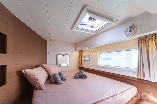 Lagoon 42 - Yacht Charter Sailica