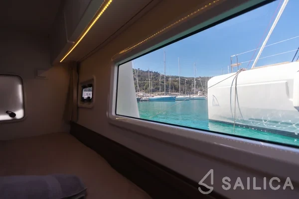 Lagoon 42 - Yacht Charter Sailica