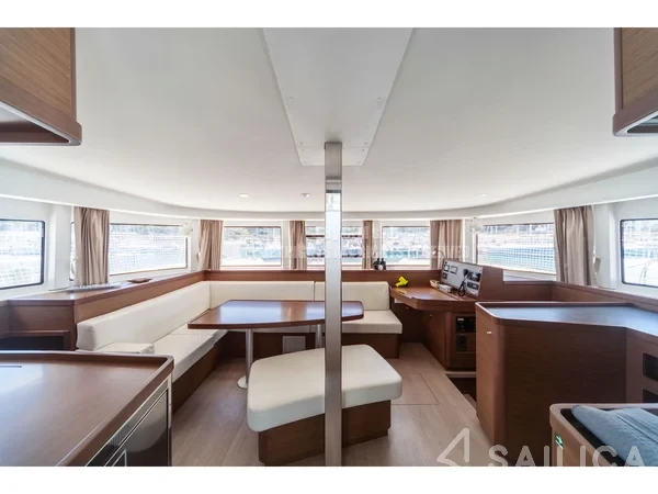 Lagoon 42 - Yacht Charter Sailica