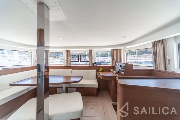 Lagoon 42 - Yacht Charter Sailica