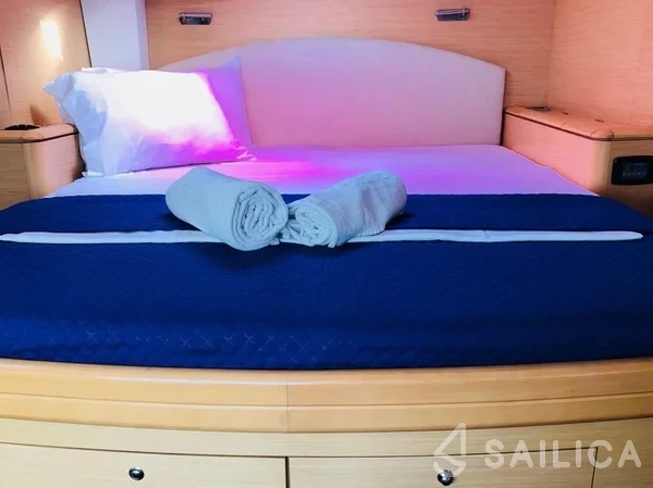 Lagoon 500 - Yacht Charter Sailica