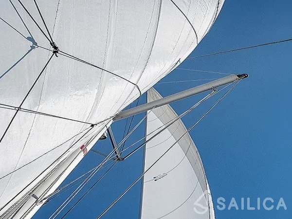 Lagoon 42 - Yacht Charter Sailica