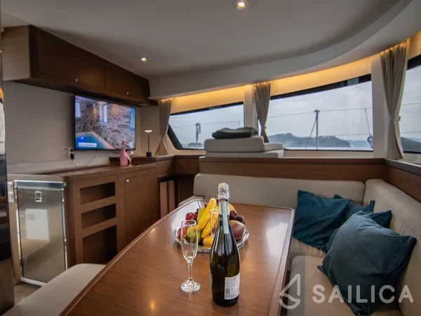 Lagoon 42 - Yacht Charter Sailica