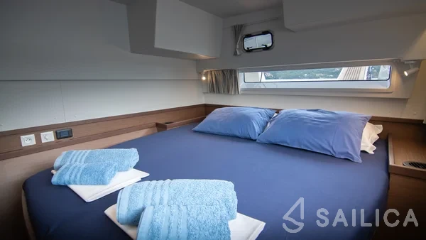 Lagoon 42 - Yacht Charter Sailica