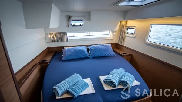 Lagoon 42 - Yacht Charter Sailica