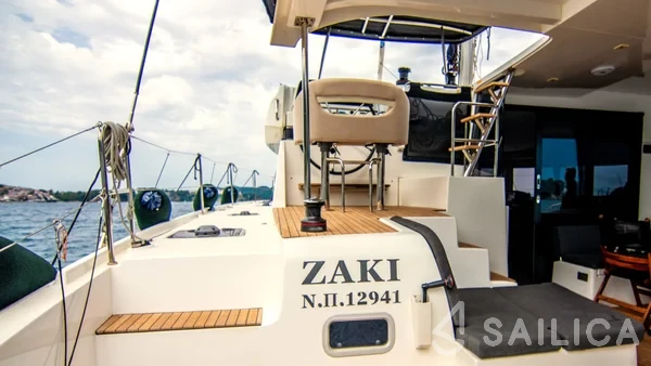 Lagoon 42 - Yacht Charter Sailica