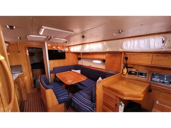 Bavaria 40 - Yacht Charter Sailica