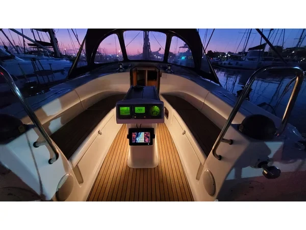 Bavaria 40 - Yacht Charter Sailica