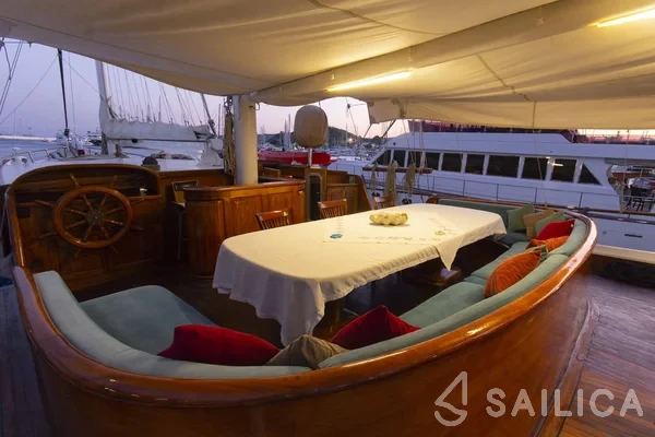 Gulet - Yacht Charter Sailica