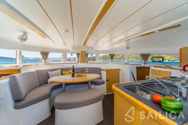 Lagoon 380 - Yacht Charter Sailica