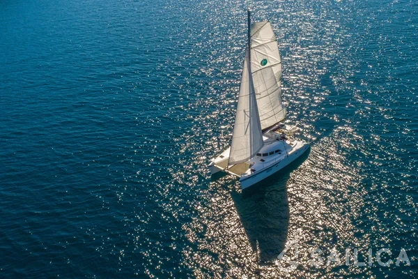 Lagoon 380 - Yacht Charter Sailica