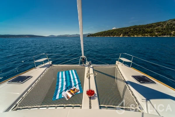 Lagoon 380 - Yacht Charter Sailica