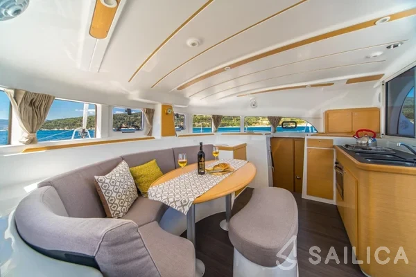 Lagoon 380 - Yacht Charter Sailica