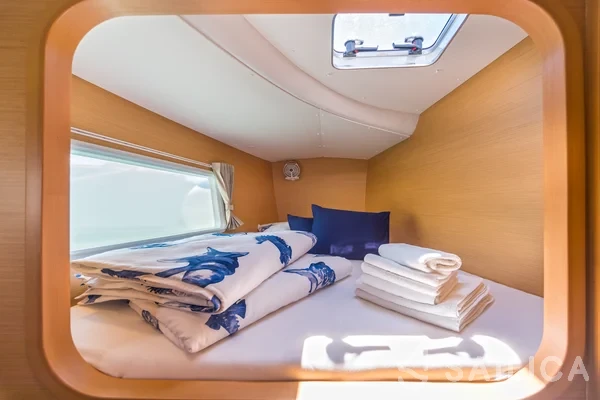 Lagoon 380 - Yacht Charter Sailica