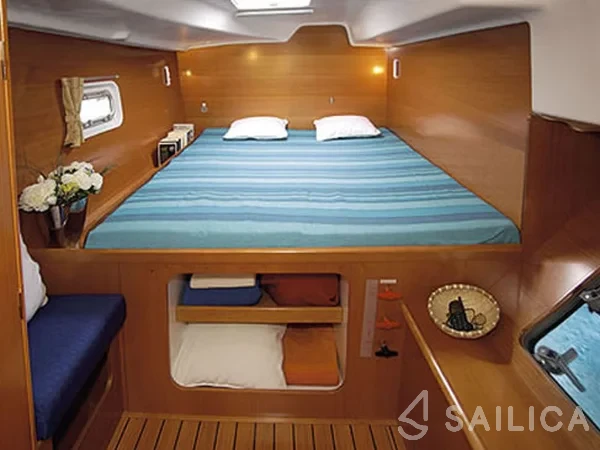 Lagoon 380 - Yacht Charter Sailica
