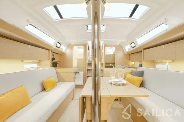 Dufour 360 GL - Yacht Charter Sailica