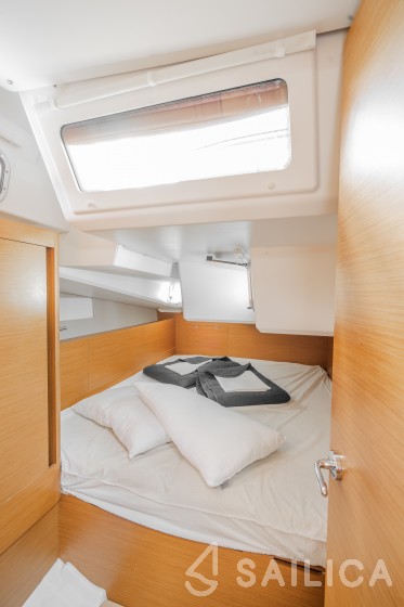 Sun Odyssey 490 - Yacht Charter Sailica