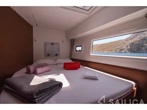 Lagoon 42 - Yacht Charter Sailica