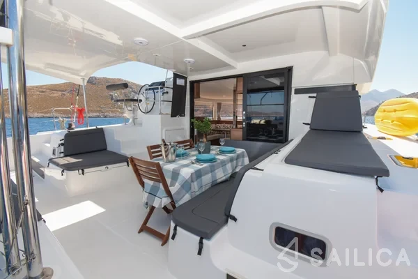 Lagoon 42 - Yacht Charter Sailica