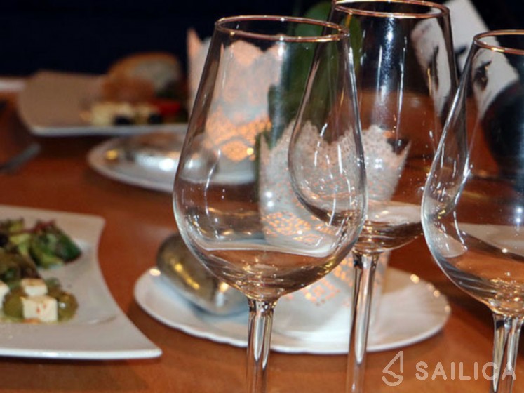 Bavaria Cruiser 40 - Yacht Charter Sailica