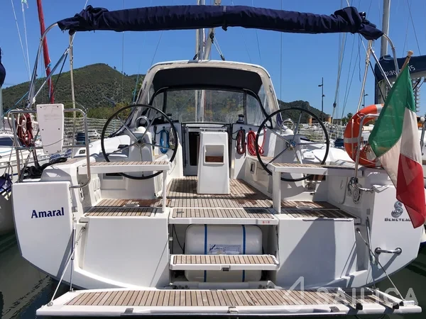 Oceanis 38 - Yacht Charter Sailica