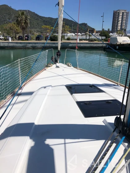 Oceanis 38 - Yacht Charter Sailica