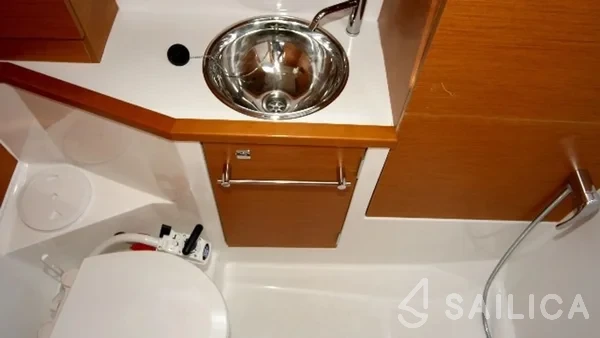 Sun Odyssey 389 - Yacht Charter Sailica