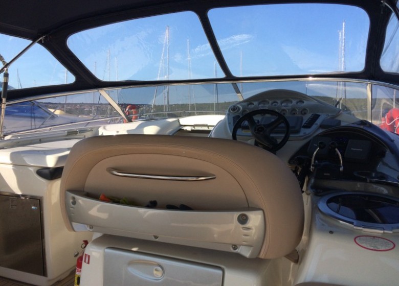 Cranchi Zaffiro 36 - Yacht Charter Sailica