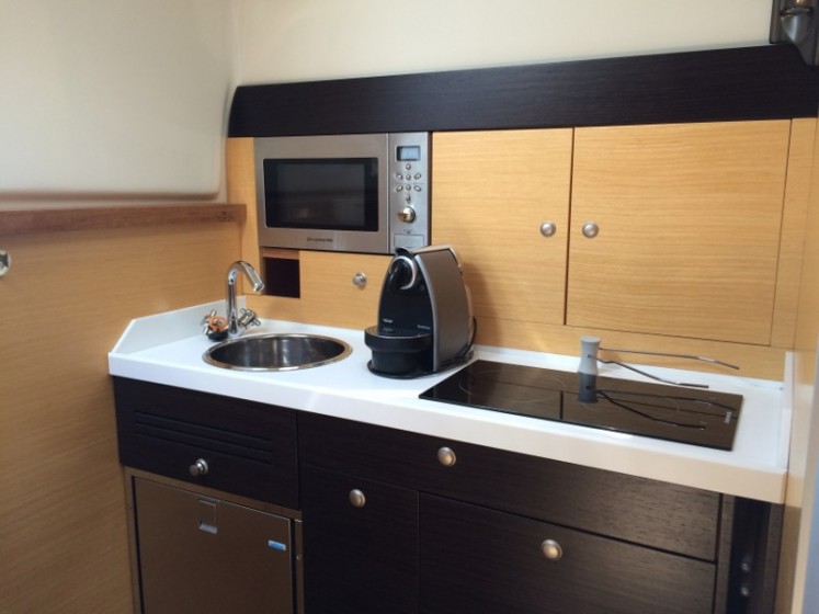 Cranchi Zaffiro 36 - Yacht Charter Sailica