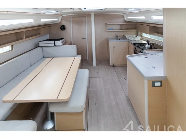 Oceanis 40.1 - Yacht Charter Sailica