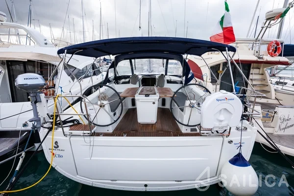 Oceanis 40.1 - Yacht Charter Sailica