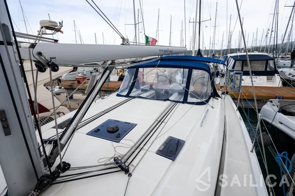Oceanis 40.1 - Yacht Charter Sailica