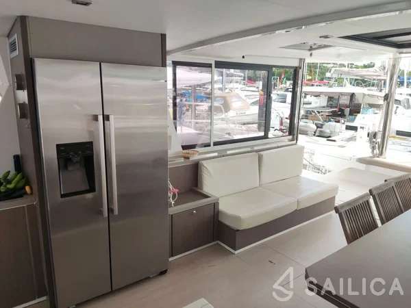 Bali 5.4. - Yacht Charter Sailica