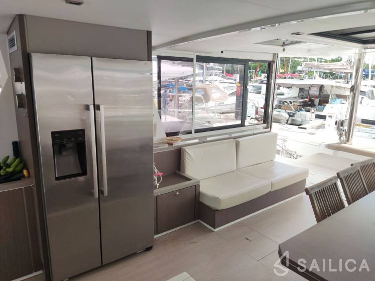 Bali 5.4. - Yacht Charter Sailica