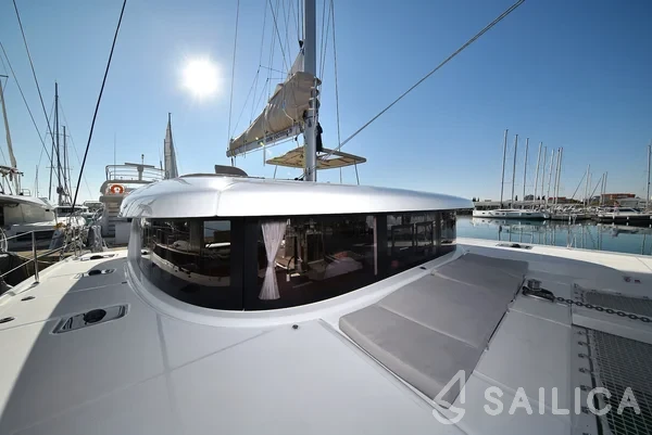 Lagoon 42 - Yacht Charter Sailica
