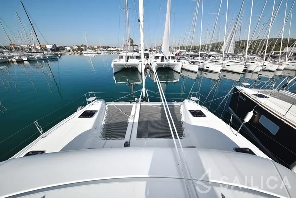 Lagoon 42 - Yacht Charter Sailica