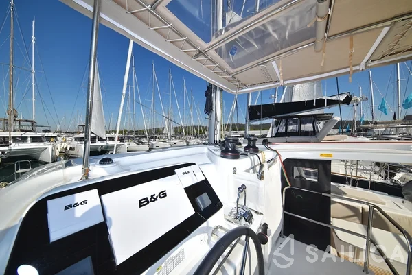 Lagoon 42 - Yacht Charter Sailica