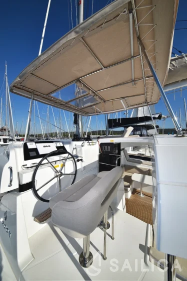 Lagoon 42 - Yacht Charter Sailica